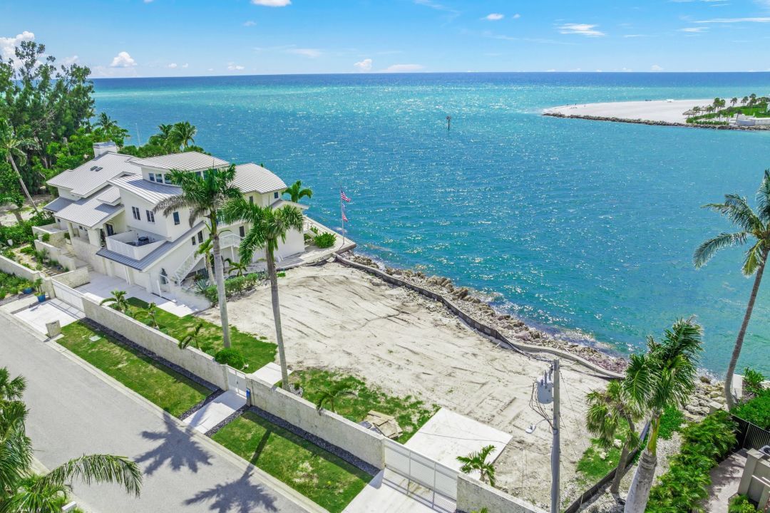 Former FDIC Chairman Bill Isaac Lists His $26 Million Sarasota Estate