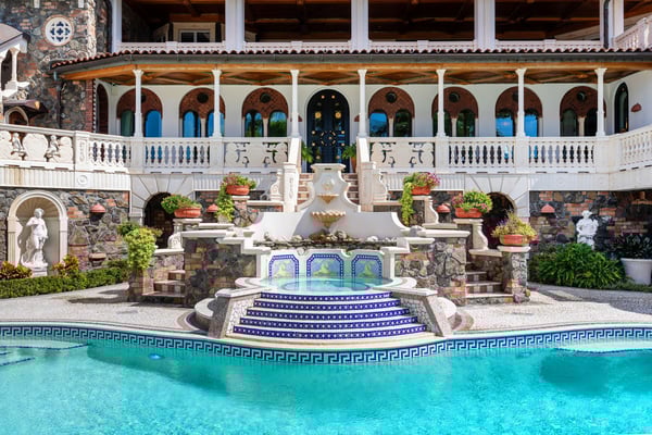 Price Cuts Come for Everyone—Even the Most Glittery