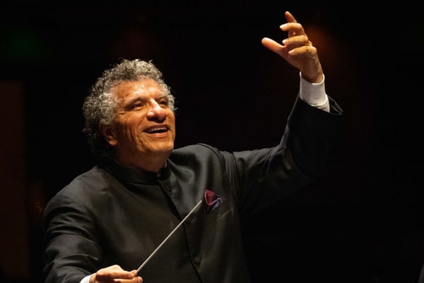 Orchestra Conductor Giancarlo Guerrero Connects With the Community