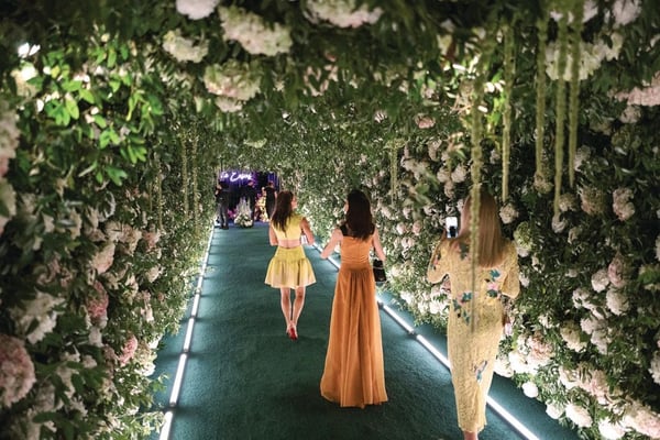 Florist Ian Prossler Has Designed for  Elton John, Tom Cruise and Two U.S. Presidents